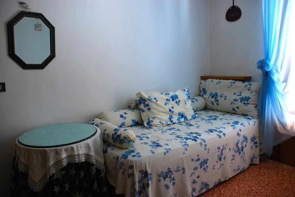 Bed And Breakfast Il Girasole Lamporecchio Rum bild