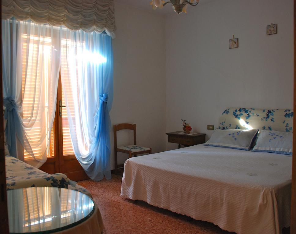Bed And Breakfast Il Girasole Lamporecchio Rum bild